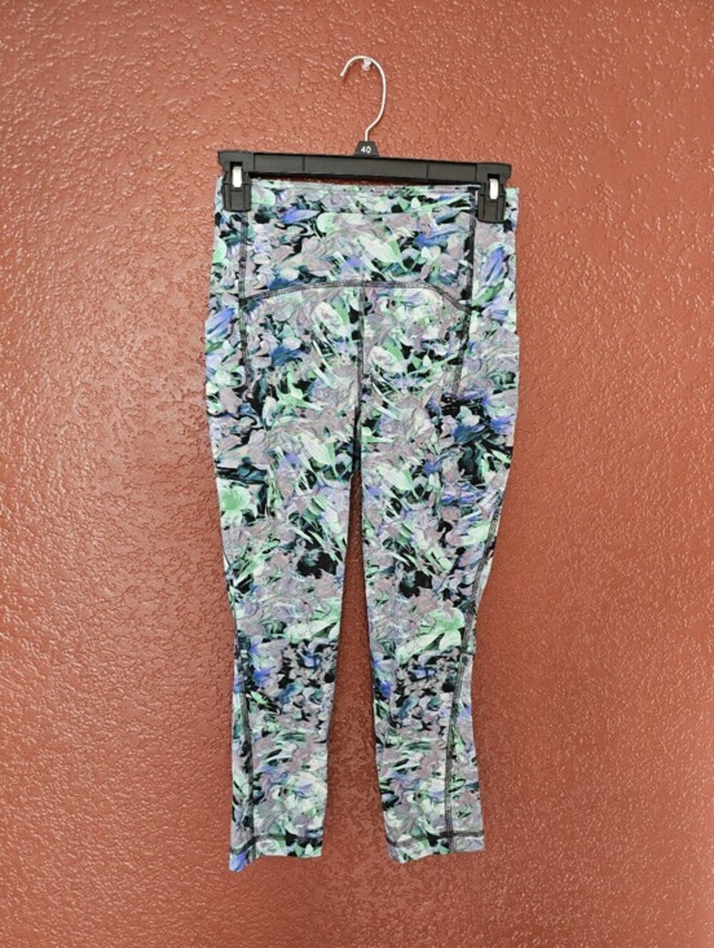 Women’s Floral Print Capri Leggings - Mint & Black
